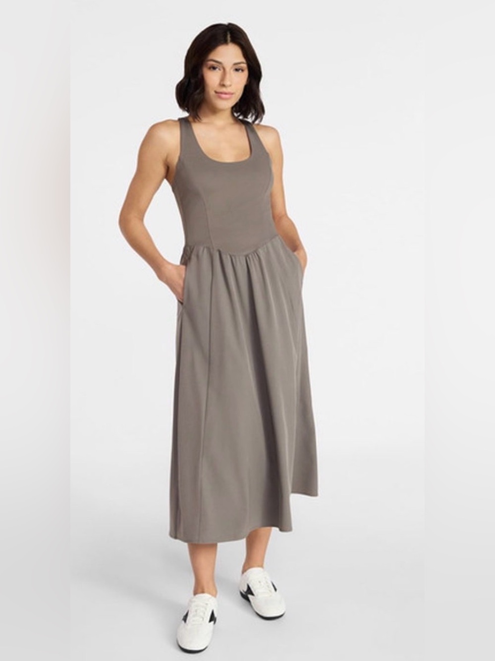 Avia Sleeveless Scoop-Neck Midi Dress in Taupe